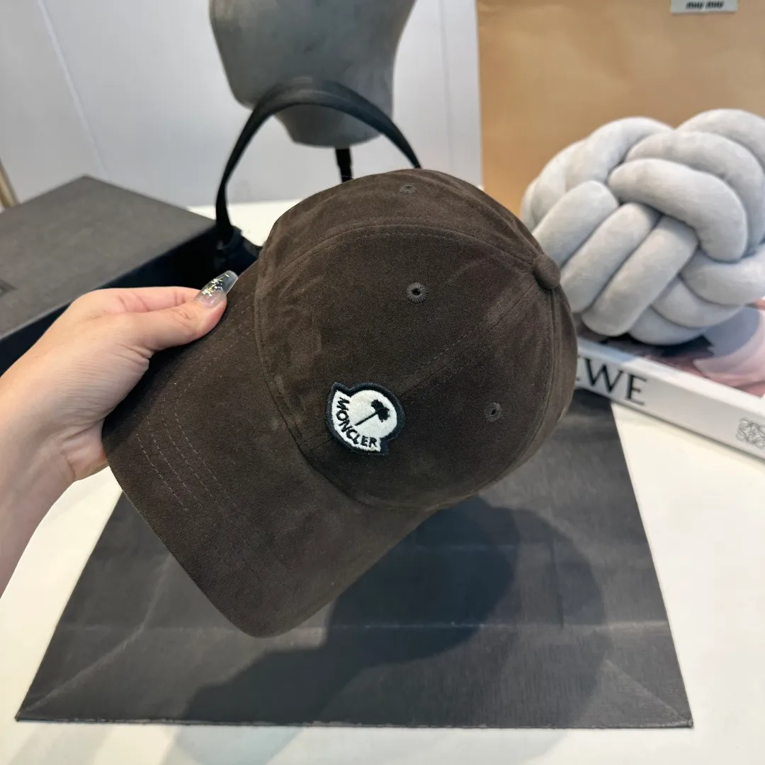 P60 new spring/summer MONCLER baseball cap, suitable for young and fashionable people, with strong visual effect, three-dimensional letters, good-looking and high-quality!
