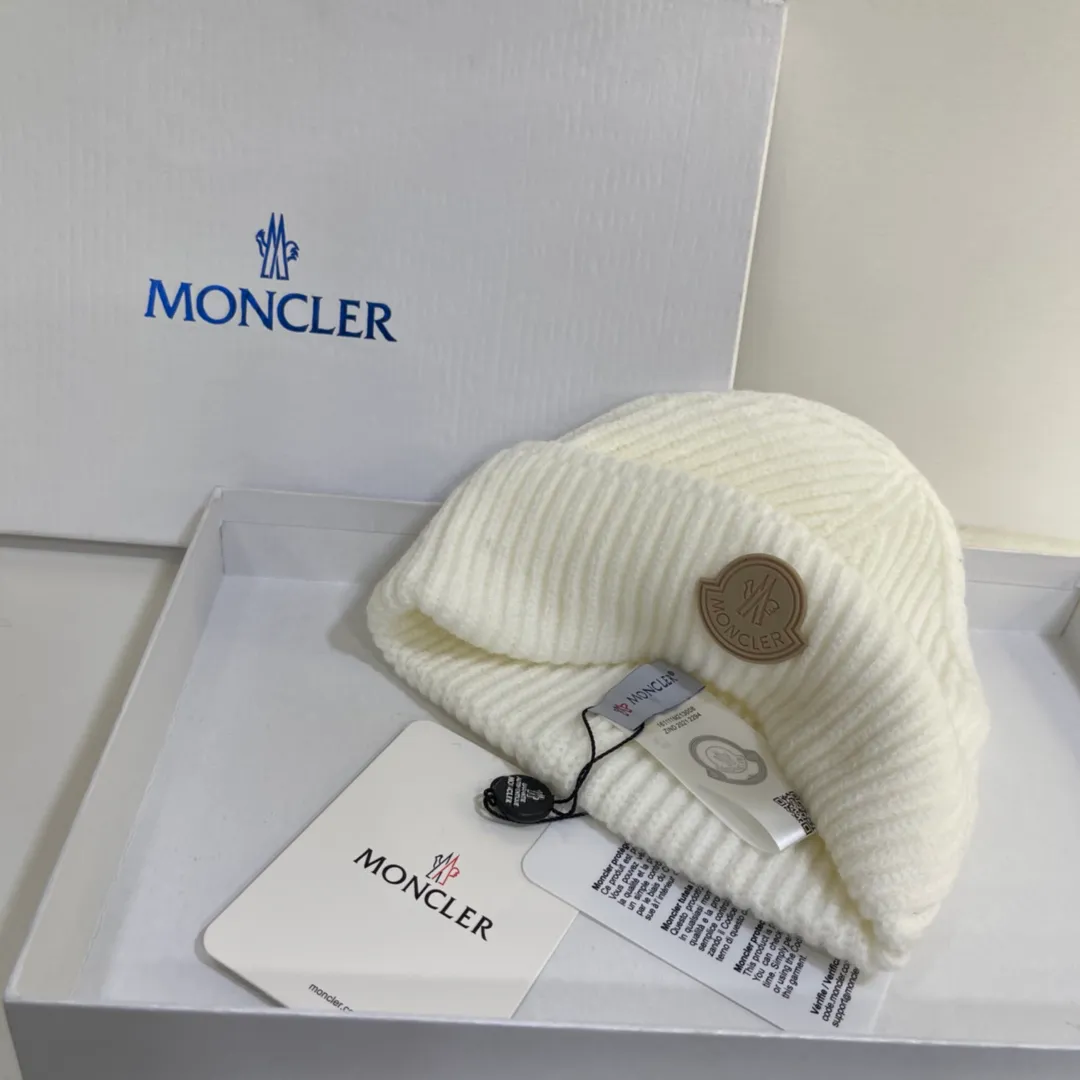 MONCLER 🉑️Lai's new colorful logo beanie hat, candy🍬 color, cute and fashionable, versatile style