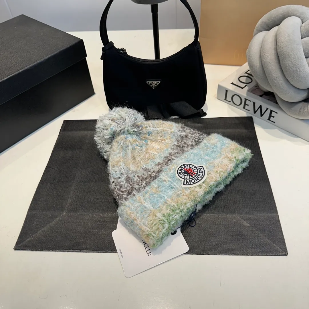 P70 MONCLER🎩 Ancora red knitted hat for women 2025 autumn and winter new Korean style fashionable thickened warm woolen hat
