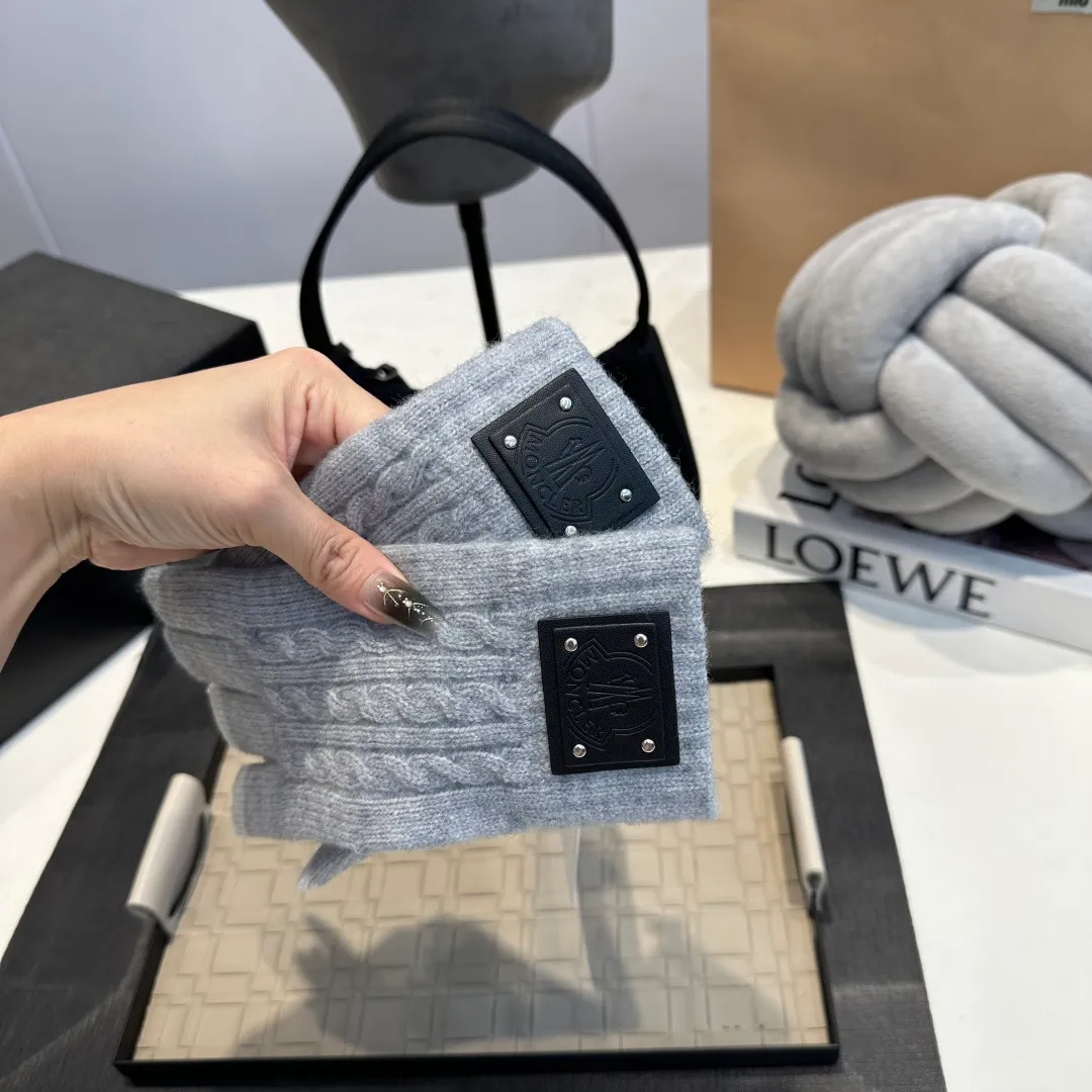 P50 Moncler Suede Gloves for Women with Mouth Mouth, Winter Velvet and Thickened Touch Screen Cycling Bike to Keep Cold and Warm