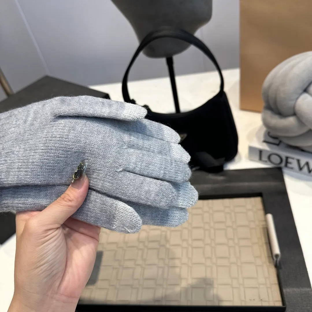 P50 Moncler Suede Gloves for Women with Mouth Mouth, Winter Velvet and Thickened Touch Screen Cycling Bike to Keep Cold and Warm