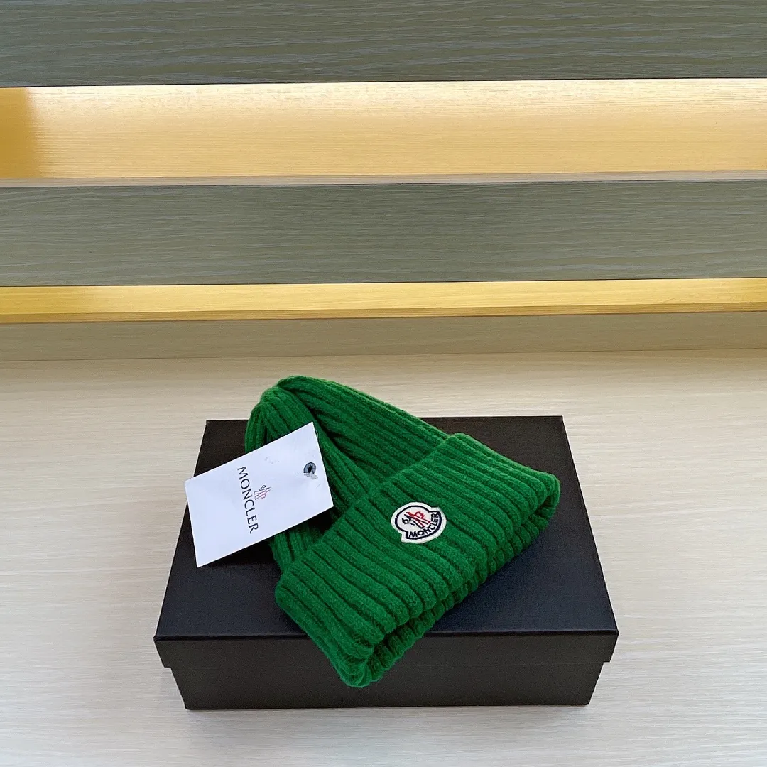 P56 Comes with dust bag. Mouth covered MONCLER 〈Suitable for adults, children, children and teenagers, great elasticity,〉The latest wool knitted hat from the official website, a replica of the original one from the official website. Very soft and skin-friendly, with good elasticity! Textured and very versatile style~ Warm woolen hat, one size fits all and elastic~ Unisex, can be worn by any head size. Really recommended