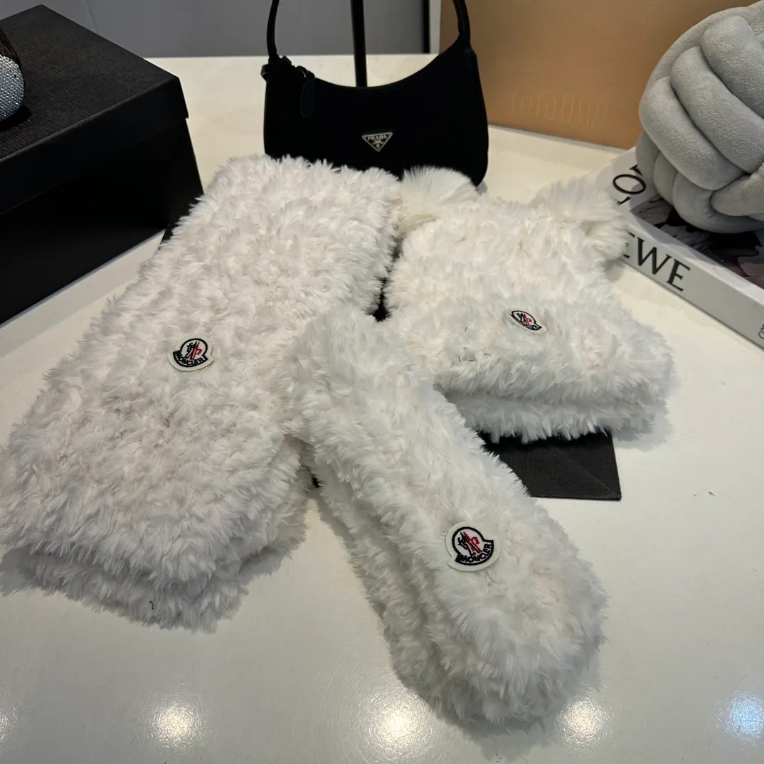 P160 Moncler muzzle hat, gloves, scarf, Angora rabbit fur knitted hat