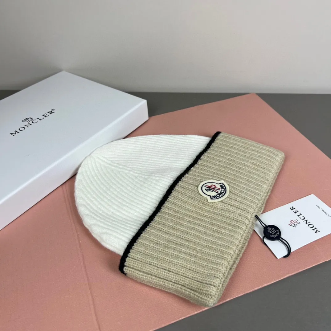P50 comes with dust bag MONCLER mouth covering 🎩Good quality, high-end atmosphere, super popular 💖The texture is great, it’s great to match when out on the street! Fashion trends! A must-have item for going out, the same style for men and women, get it now!