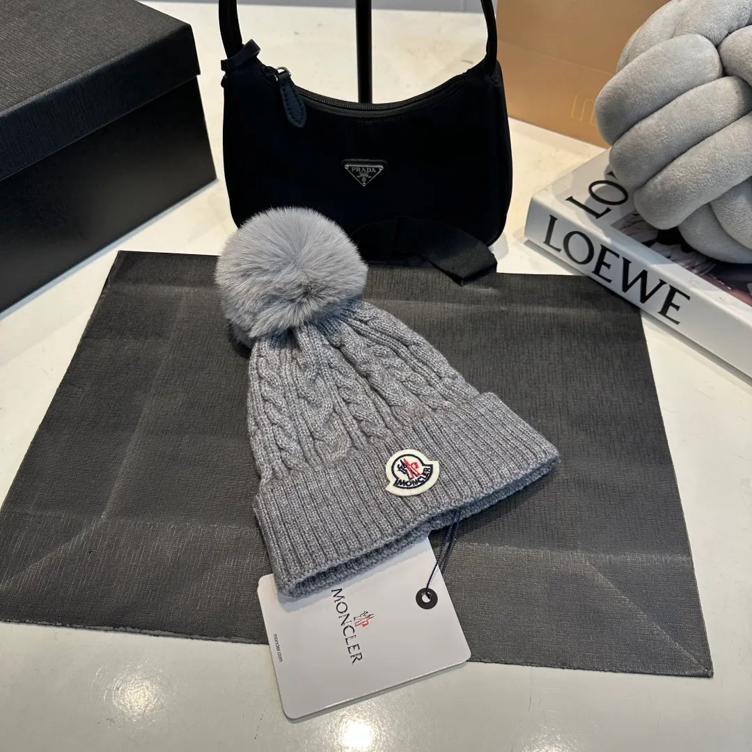 P60 MONCLER 25 autumn new product wool ball ear protection knitted toe wool hat cold hat sweet