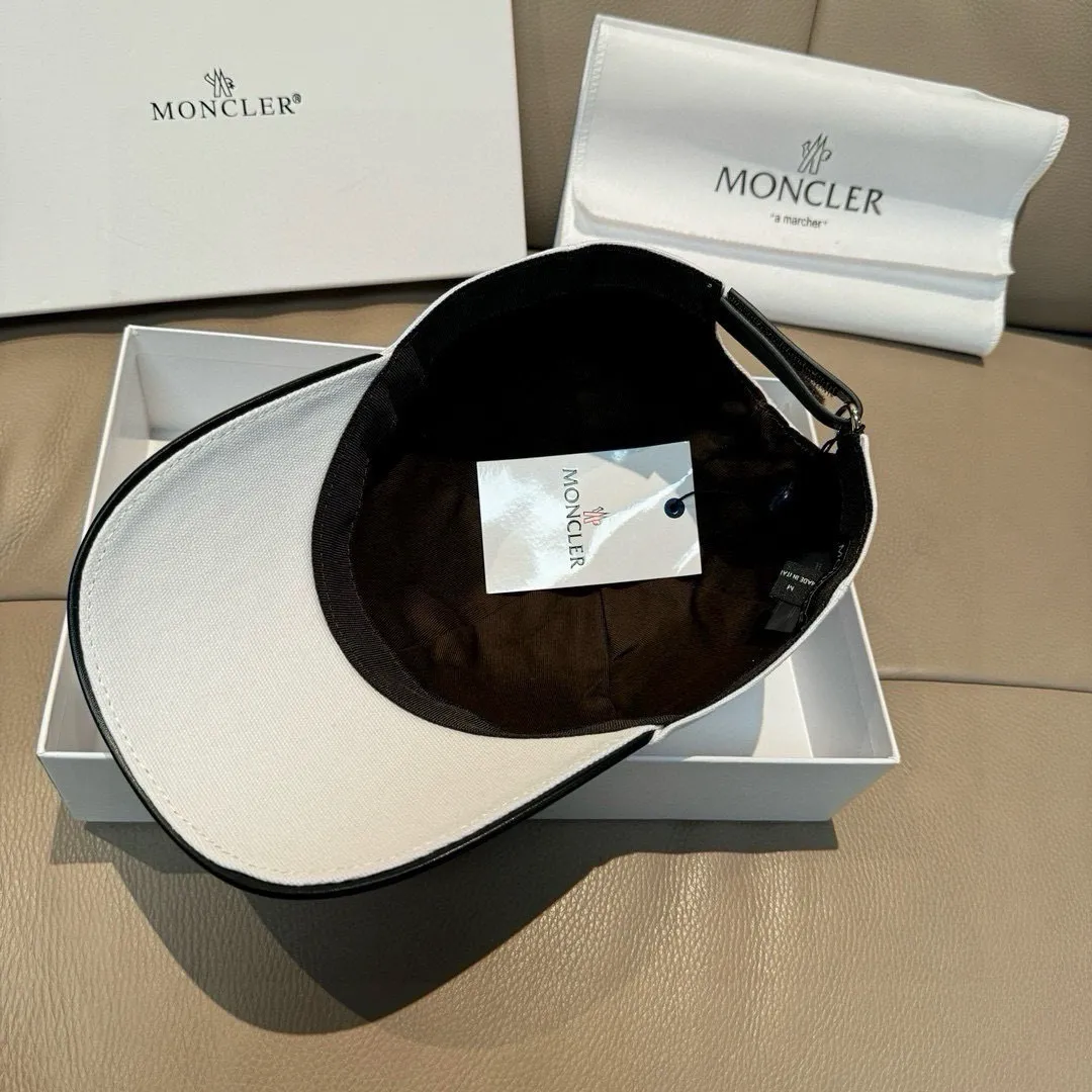 p90., Moncler's new original baseball cap, 1:1 mold opening at the counter, new three-dimensional embroidery, original canvas + first-layer cowhide, pure cotton lining, light and breathable! The quality is great, the basic head circumference is 56cm, and the patch is adjustable.