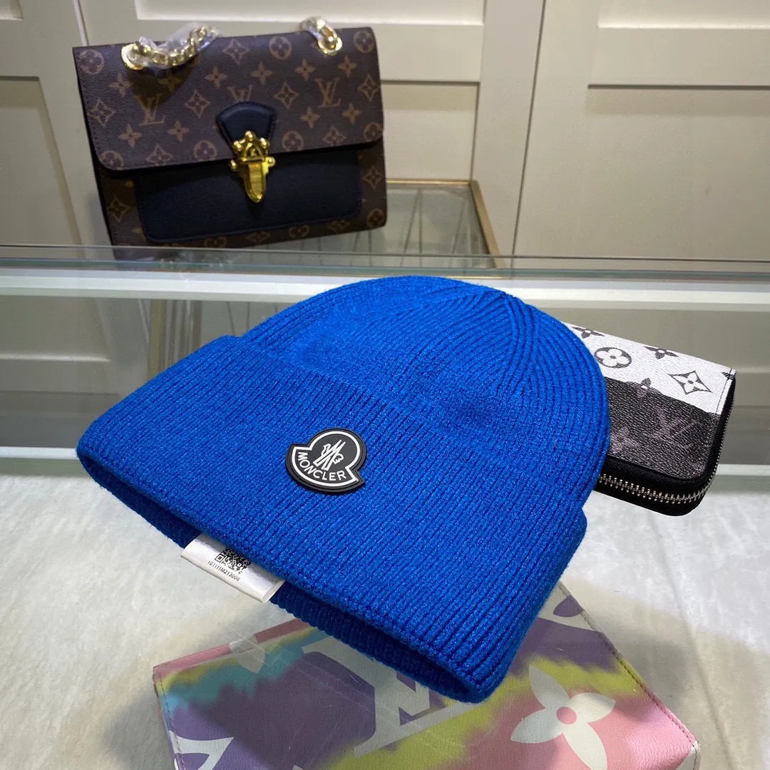 P50 comes with dust bag🌺【MONCLER】wool knitted hat! There is a scannable QR code inside! Selected wool base, the same style for men and women, thickened for warmth, fashionable and popular🌸First-class quality, the best brand for keeping warm in winter, order now, limited edition