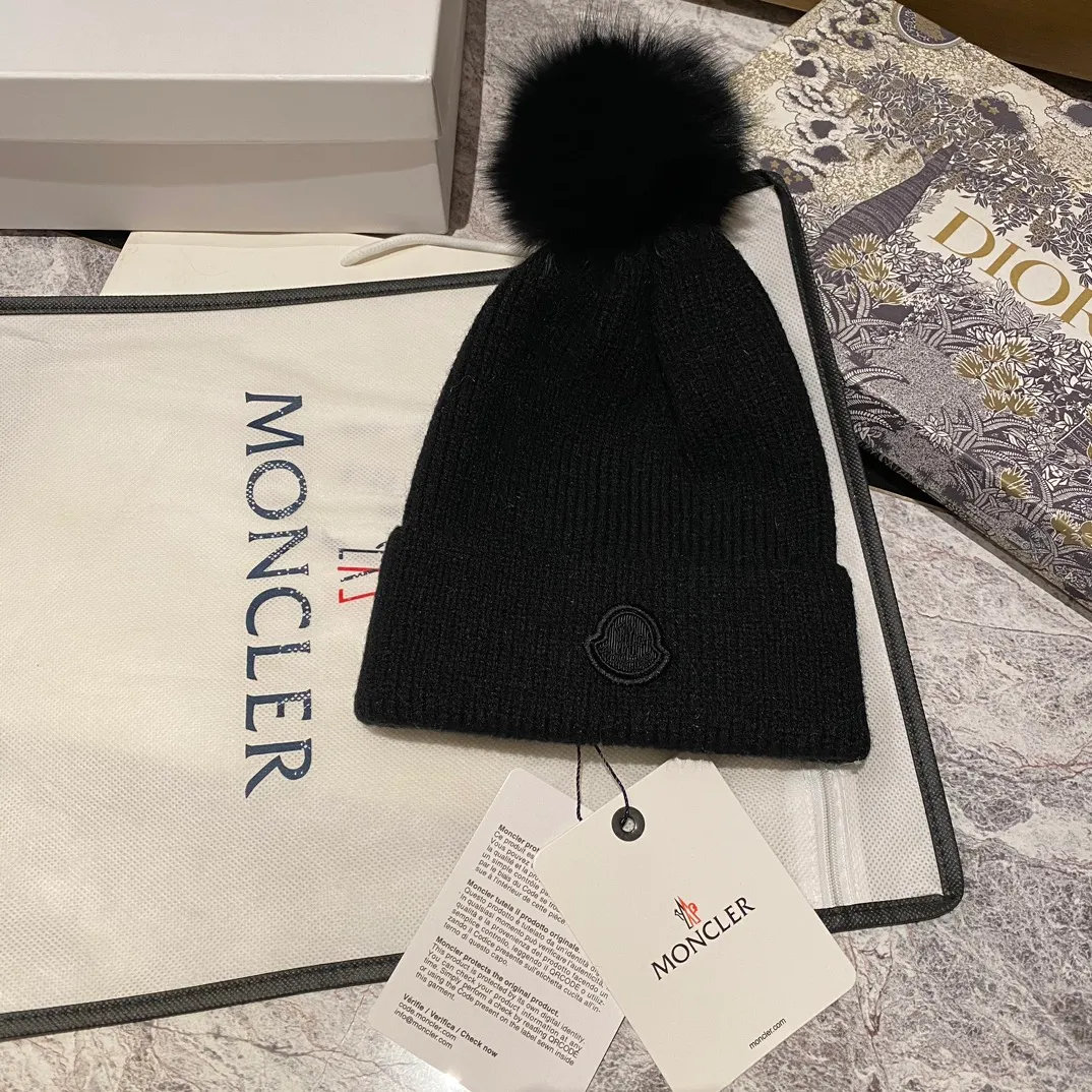 Moncler Mouth New Knitted Hat ➕Fox Fur Ball