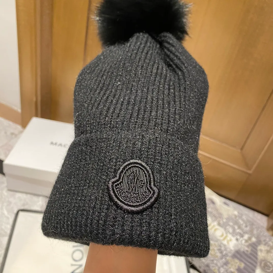 Moncler Mouth New Knitted Hat ➕Fox Fur Ball