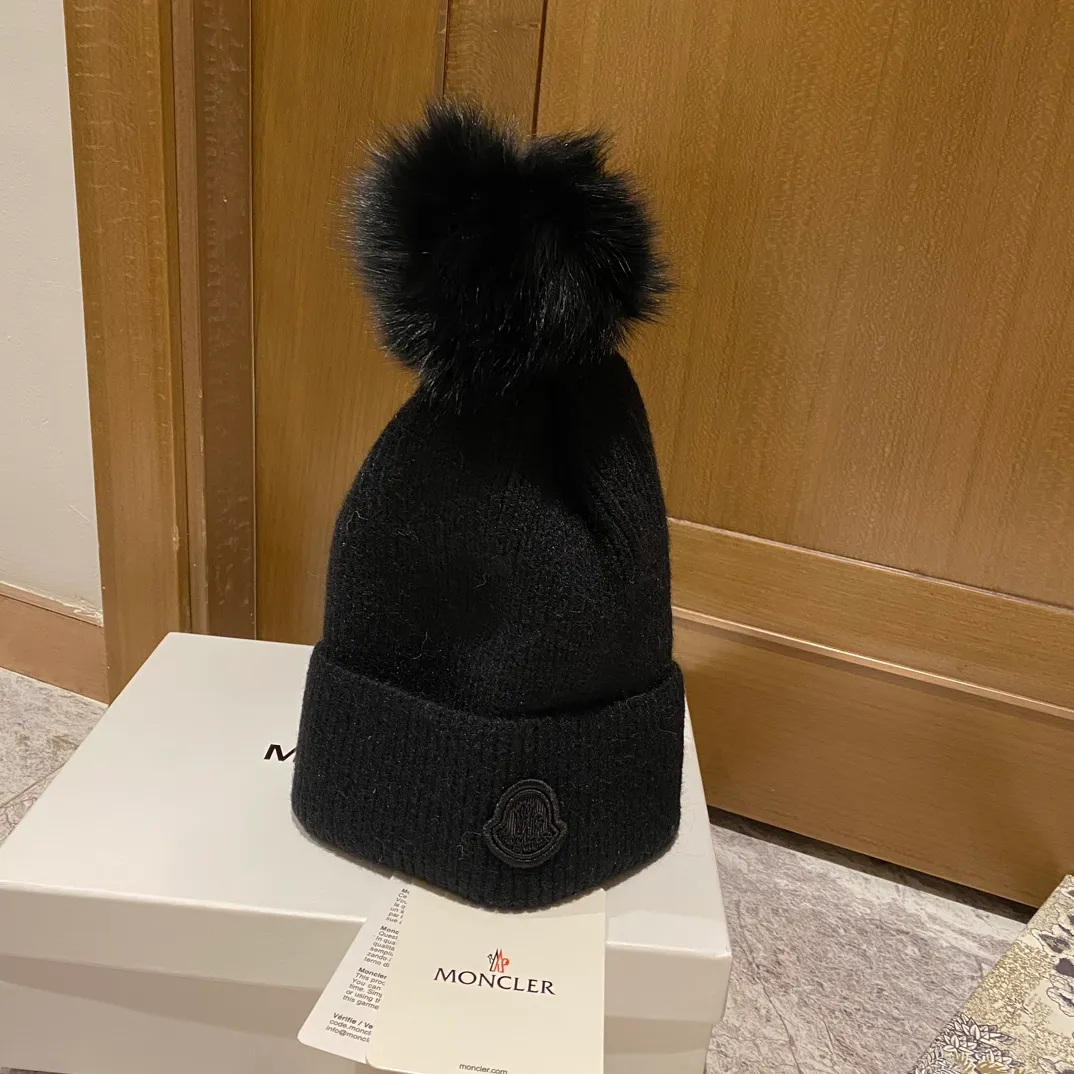 Moncler Mouth New Knitted Hat ➕Fox Fur Ball