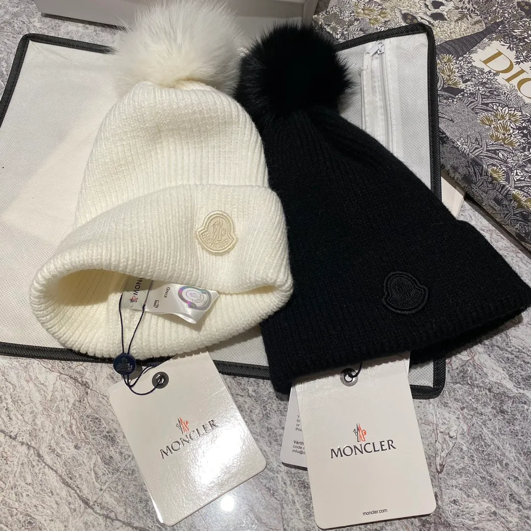 Moncler Mouth New Knitted Hat ➕Fox Fur Ball