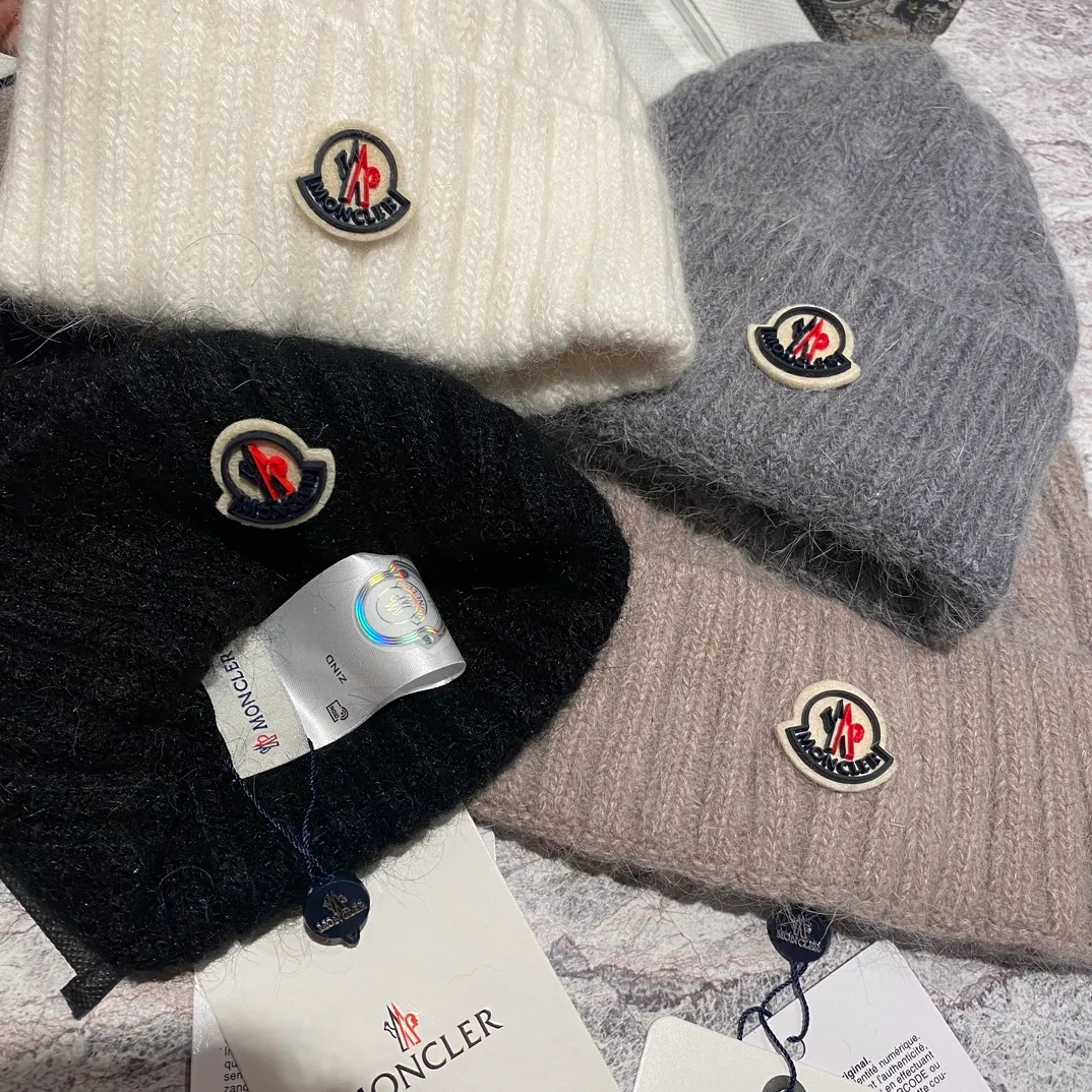 Cabbage price Moncler high-end rabbit hair twist knitted hat