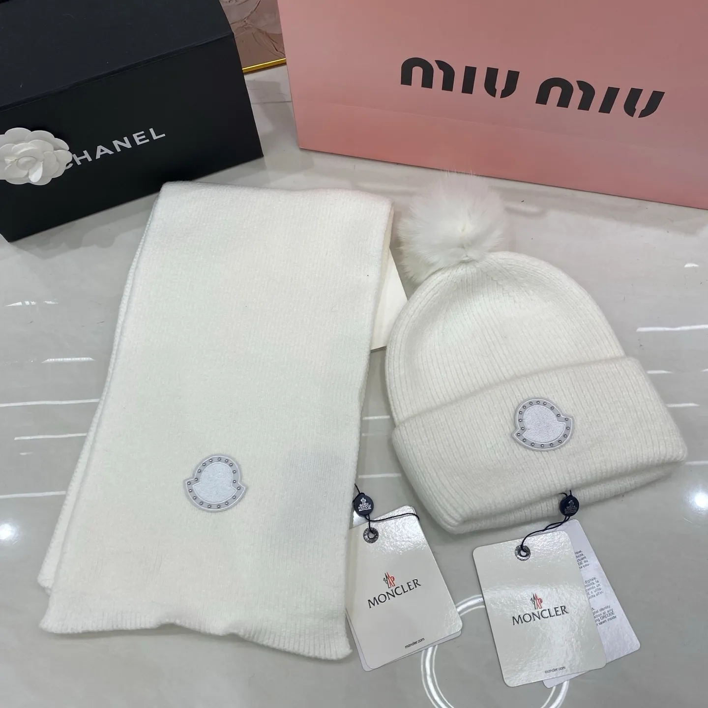 Moncler suit: cashmere scarf🧣/rabbit fur knitted hat + fox fur ball