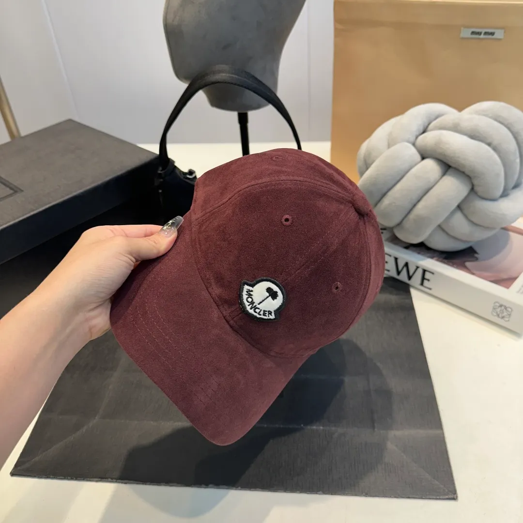 P60 new spring/summer MONCLER baseball cap, suitable for young and fashionable people, with strong visual effect, three-dimensional letters, good-looking and high-quality!