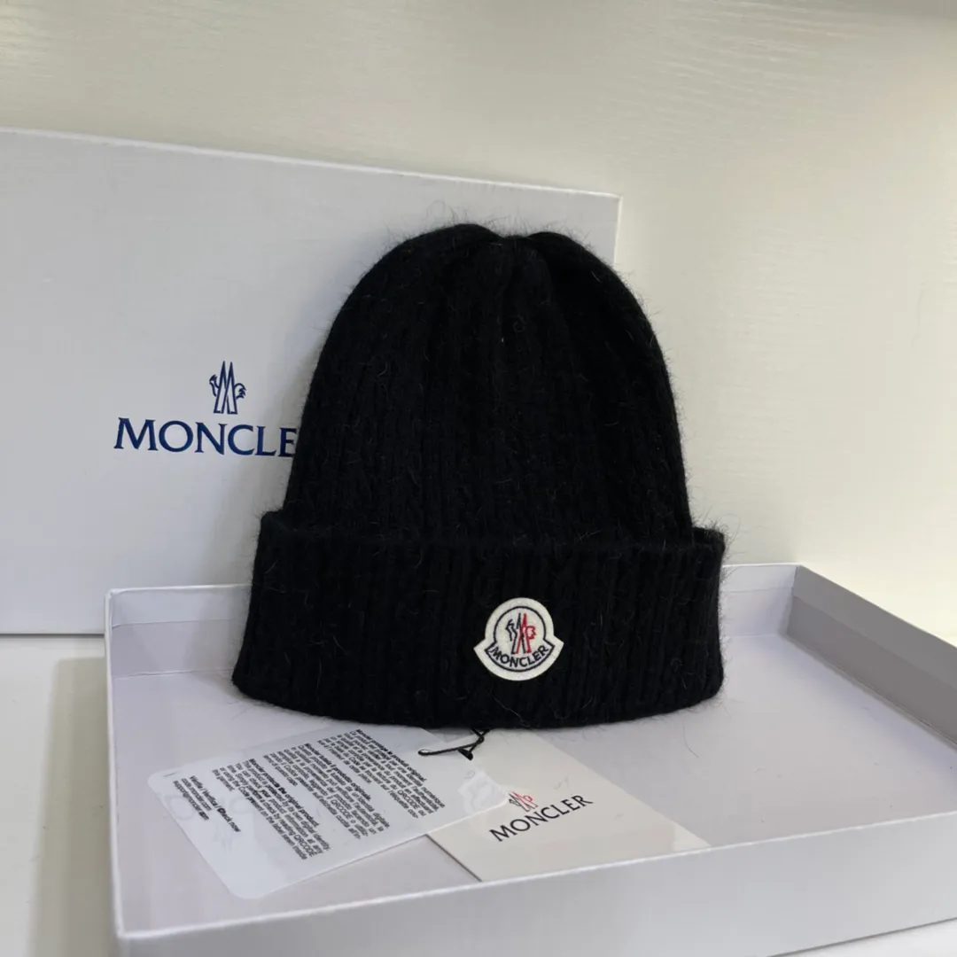 MONCLER New style small twist braid rabbit hair knitted hat for the mouth