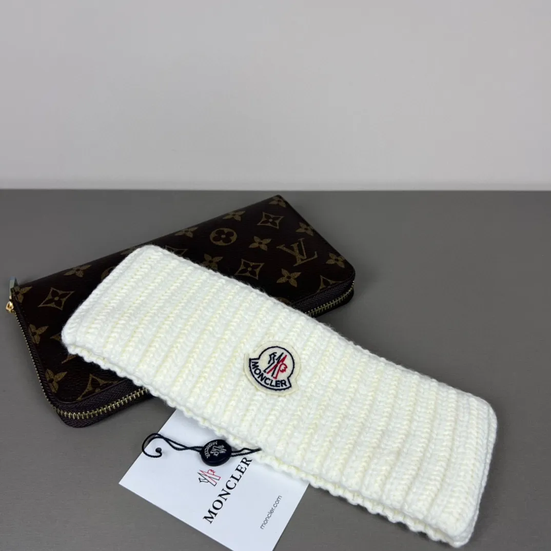 p44 MONCLER official website headband, the beauty of gentle and tough knitted headband, fitness headband, styling headband! Whether it is sports or fitness, traveling or styling, it is the only fashionable combination that is indispensable! Owning it is equivalent to adding a lot of color to yourself and showing your youthful vitality and temperament!