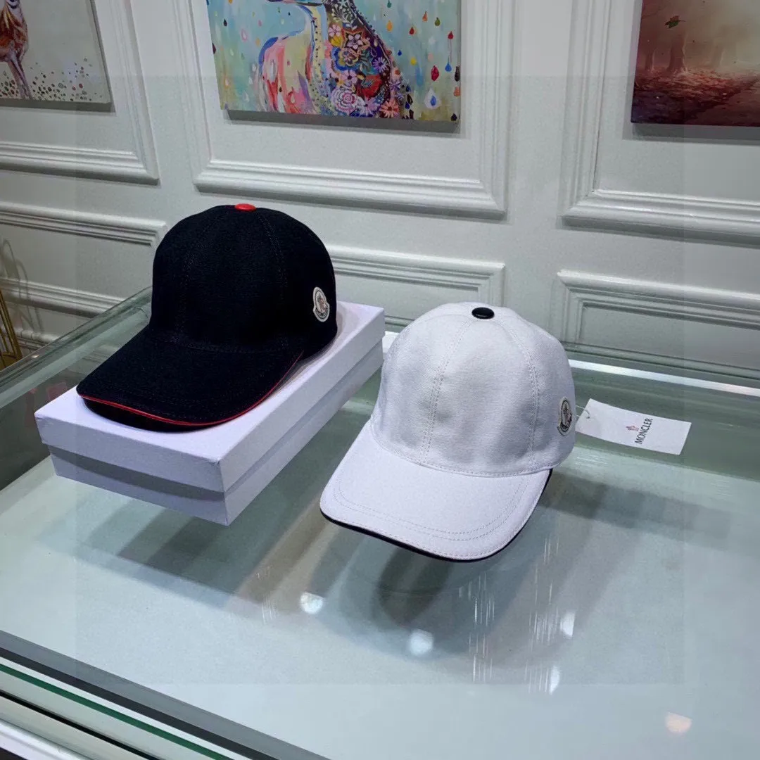 🉐90 Comes with a packaging bag, Moncler’s classic original baseball cap with a muzzle, a classic and popular style, custom-made with 1:1 mold opening at the counter, original canvas fabric + first-layer cowhide, pure cotton lining, light and breathable! The quality is great, the basic head circumference is 56cm, and the patch is adjustable.