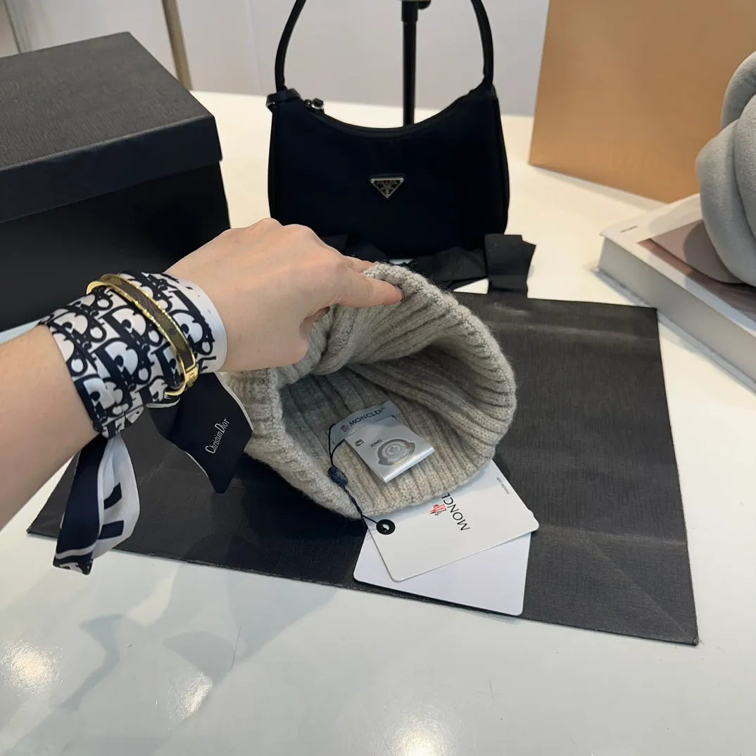 P70 moncler European and American style 2024 autumn and winter new warm wool hat for men and women, universal version wool hat cold hat