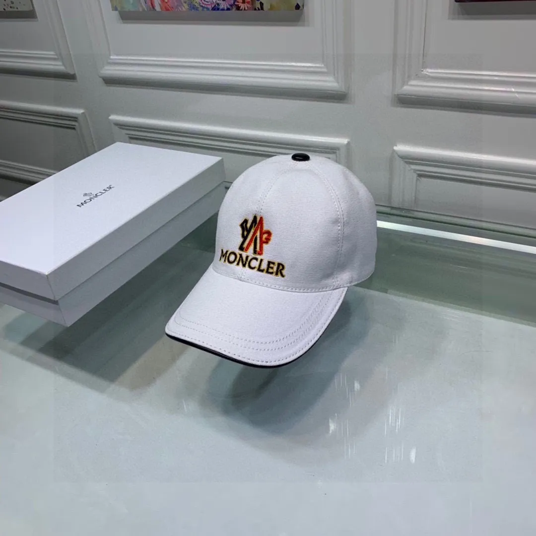 🉐90, Moncler's new original baseball cap, 1:1 mold opening and customization at 2 counters, new three-dimensional embroidery, original canvas + first-layer cowhide, pure cotton lining, light and breathable! The quality is great, the basic head circumference is 56cm, and the patch is adjustable.