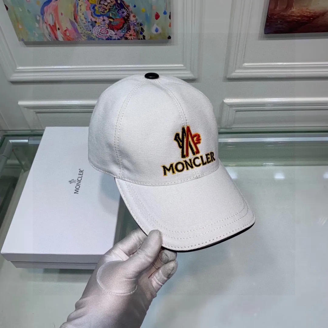 🉐90, Moncler's new original baseball cap, 1:1 mold opening and customization at 2 counters, new three-dimensional embroidery, original canvas + first-layer cowhide, pure cotton lining, light and breathable! The quality is great, the basic head circumference is 56cm, and the patch is adjustable.