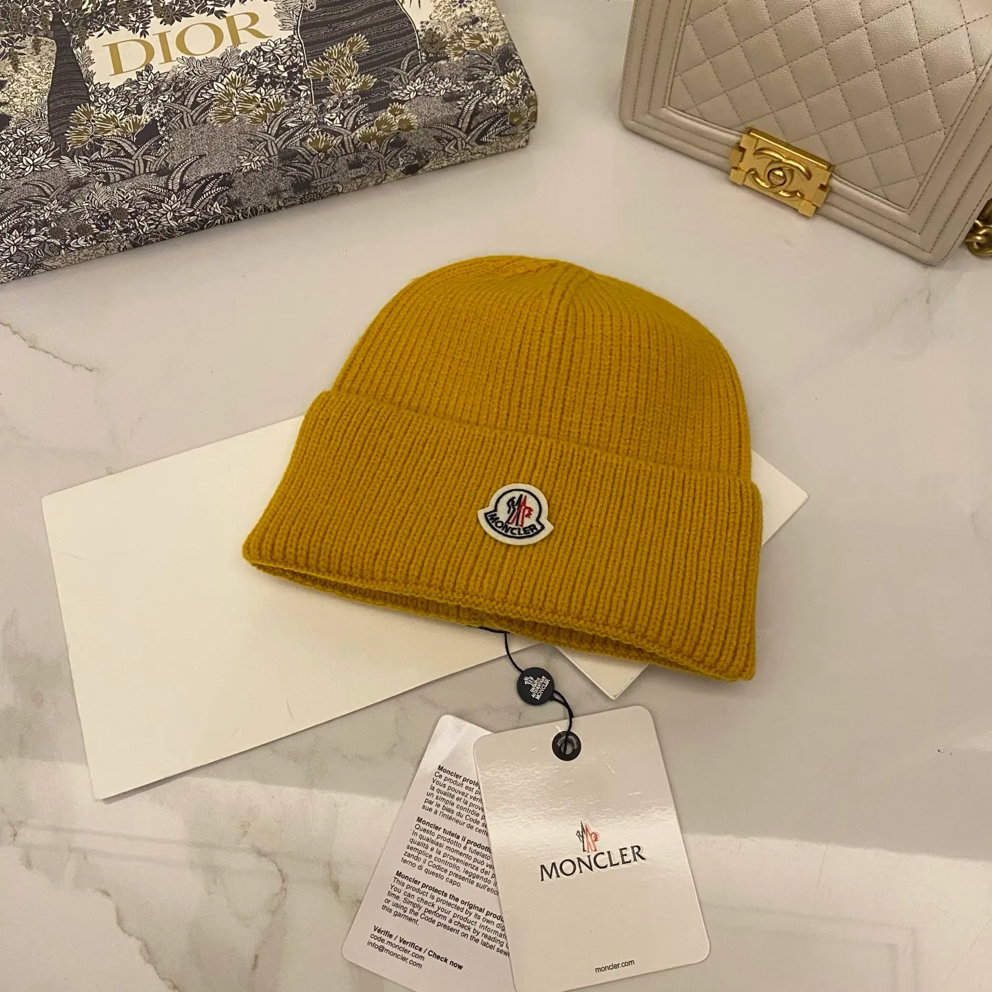 Moncler muzzle cashmere knitted hat