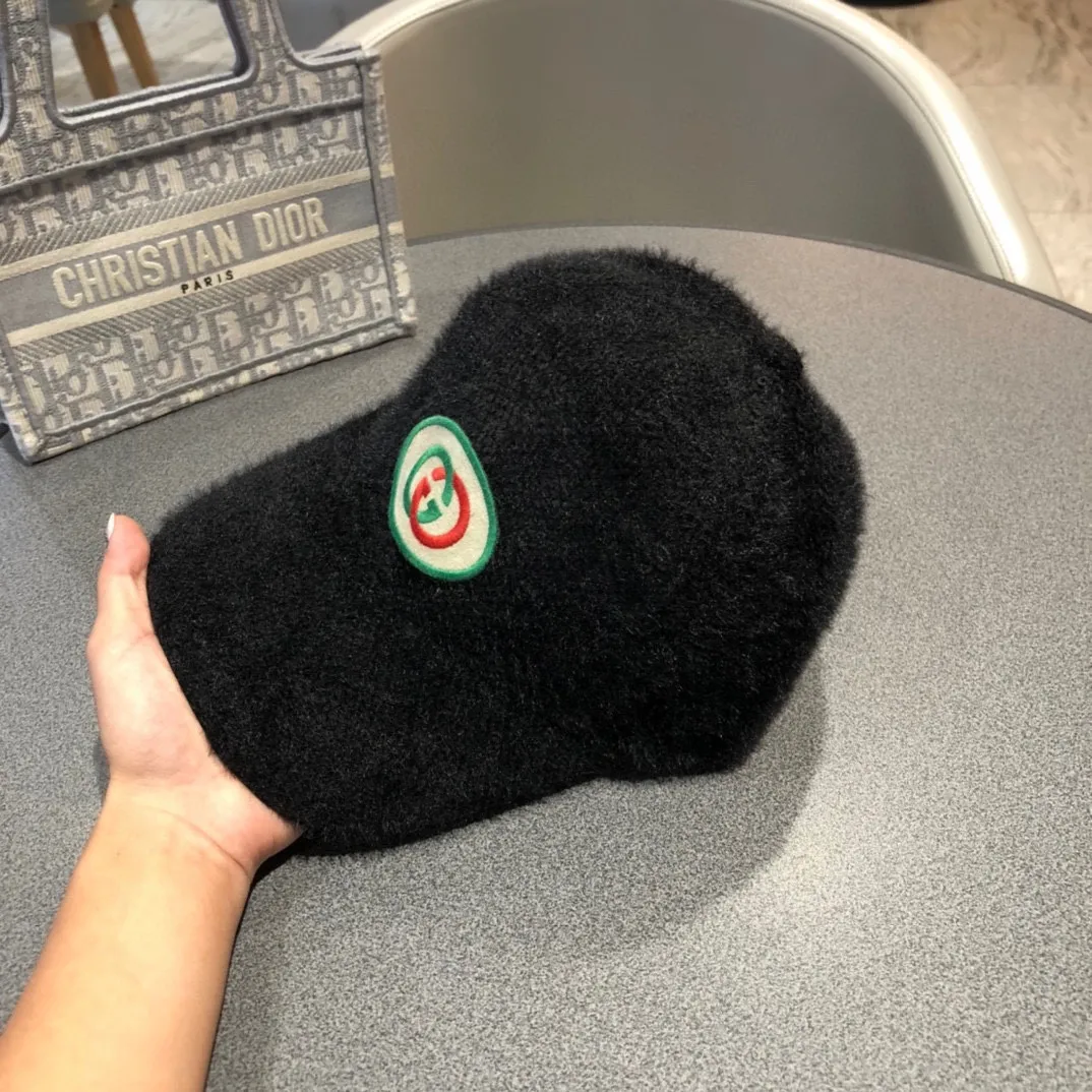 P150 GUCCI Gucci's popular lamb wool autumn and winter counter style baseball cap with double lining, super comfortable and fashionable velvet 🌸 first-class texture, exquisite details and workmanship!