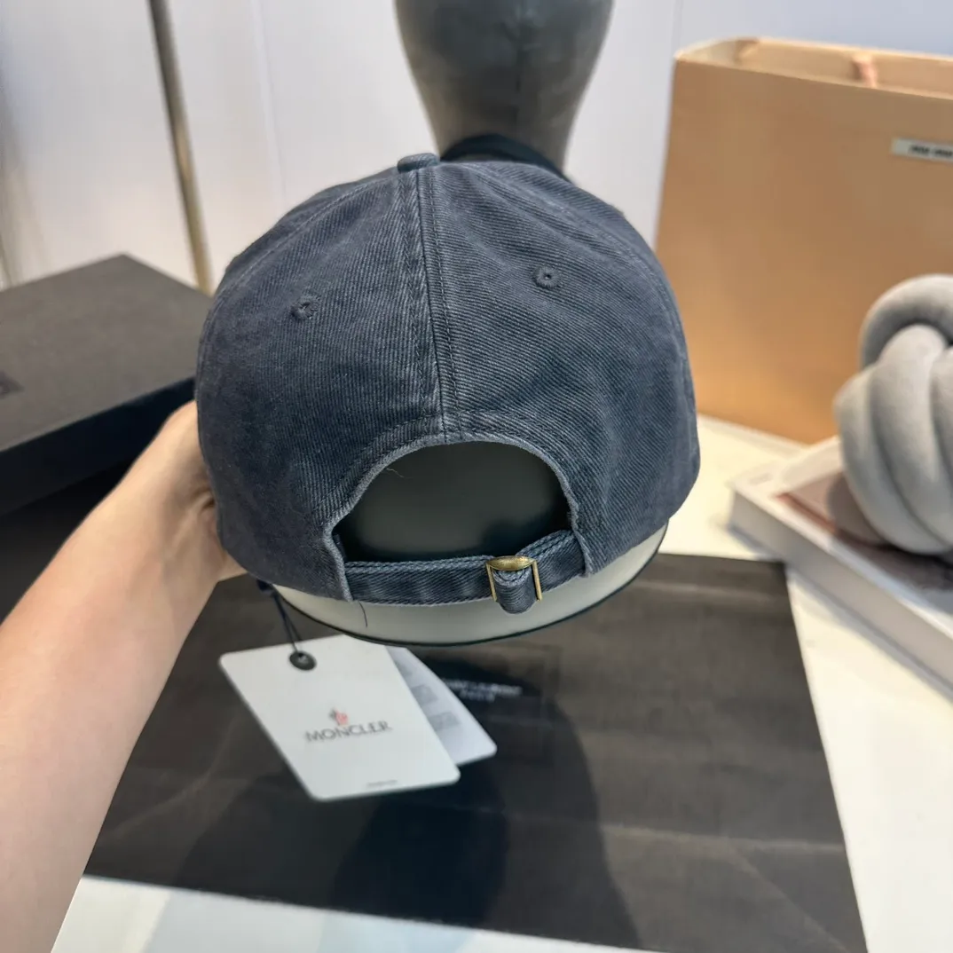 P60 MONCLER autumn and winter ripped baseball cap, suitable for young and fashionable people. It has a strong visual effect, good-looking and high-quality!