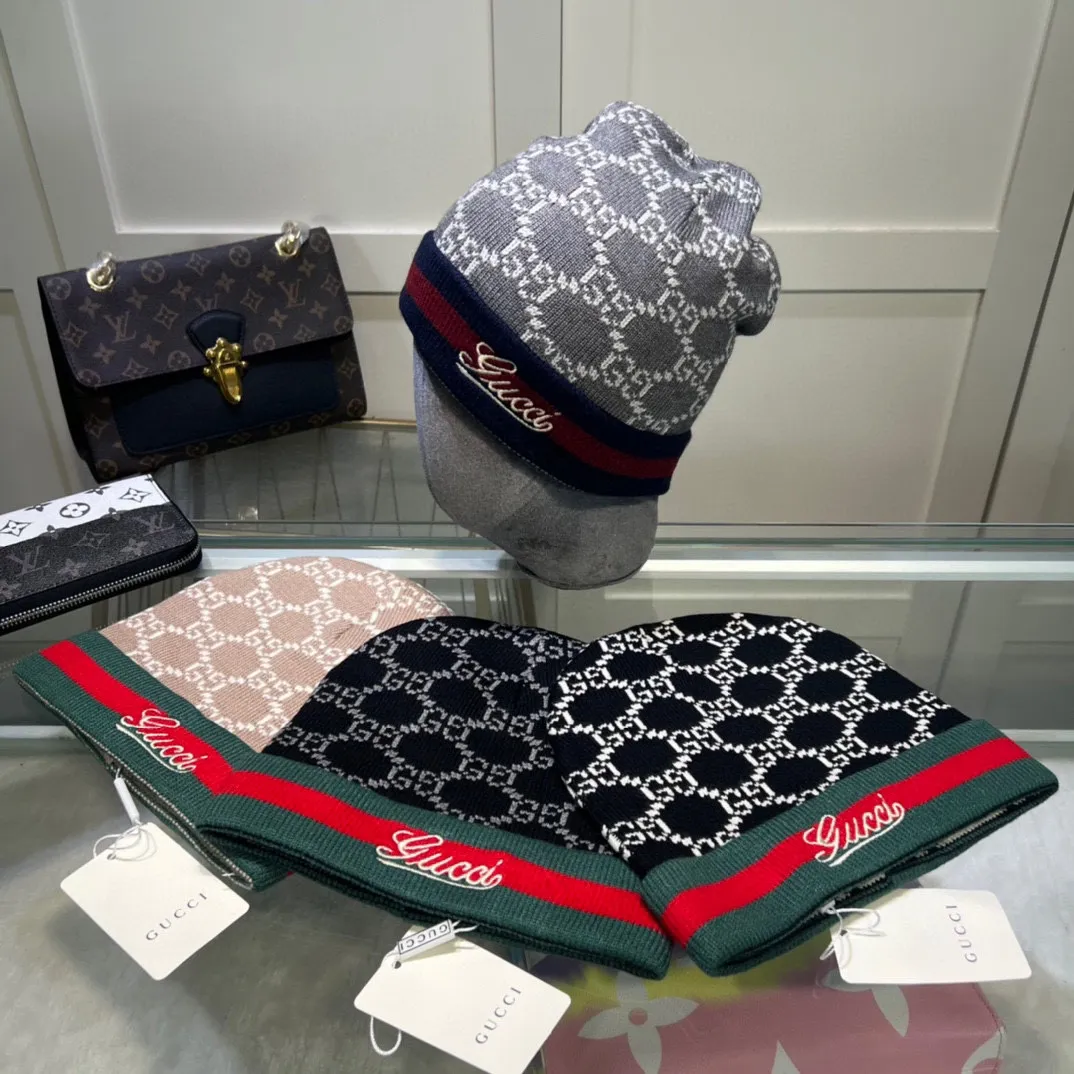 P48 GUCCI Gucci official website's latest wool knitted hat, 💓original replica from the official website. Very soft and skin-friendly, very elastic 💓textured and very versatile style~very warm, a must-have item in autumn and winter, unisex, can be worn by any head size. Really recommended