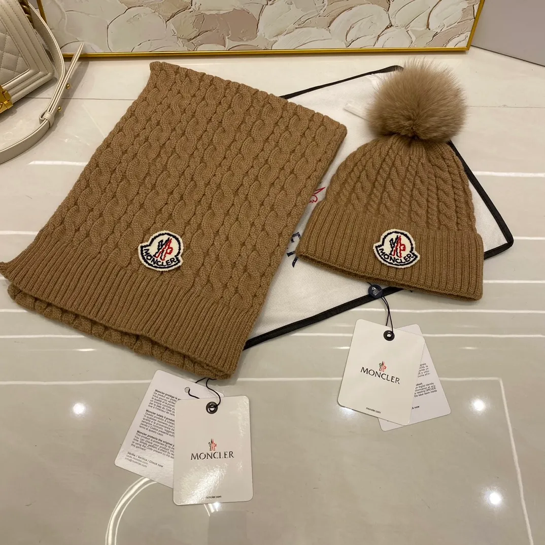Moncler Mouth Covered Twist Cashmere Knitted Hat (Fox Fur Ball) + Scarf🧣