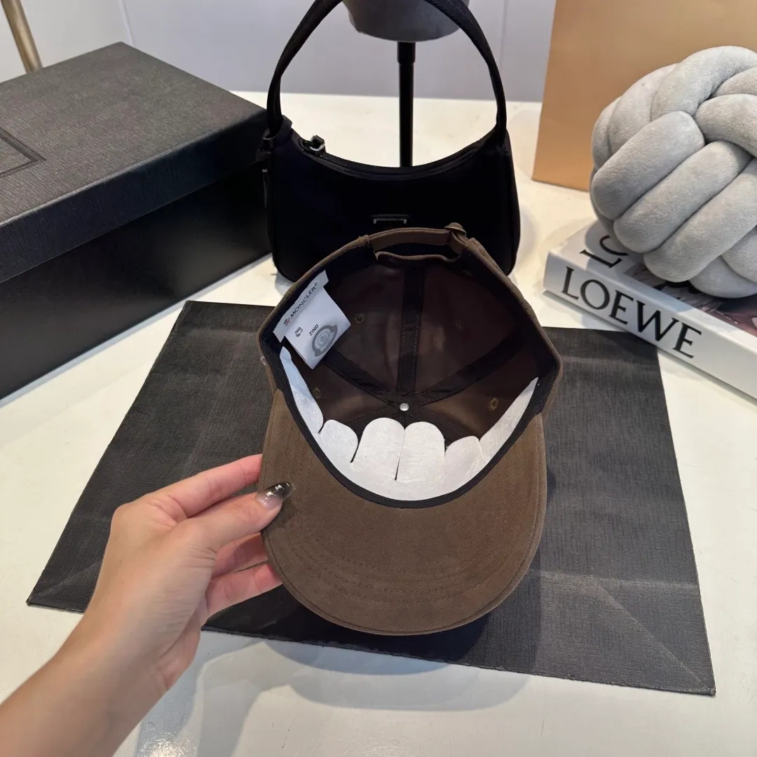 P60 new spring/summer MONCLER baseball cap, suitable for young and fashionable people, with strong visual effect, three-dimensional letters, good-looking and high-quality!