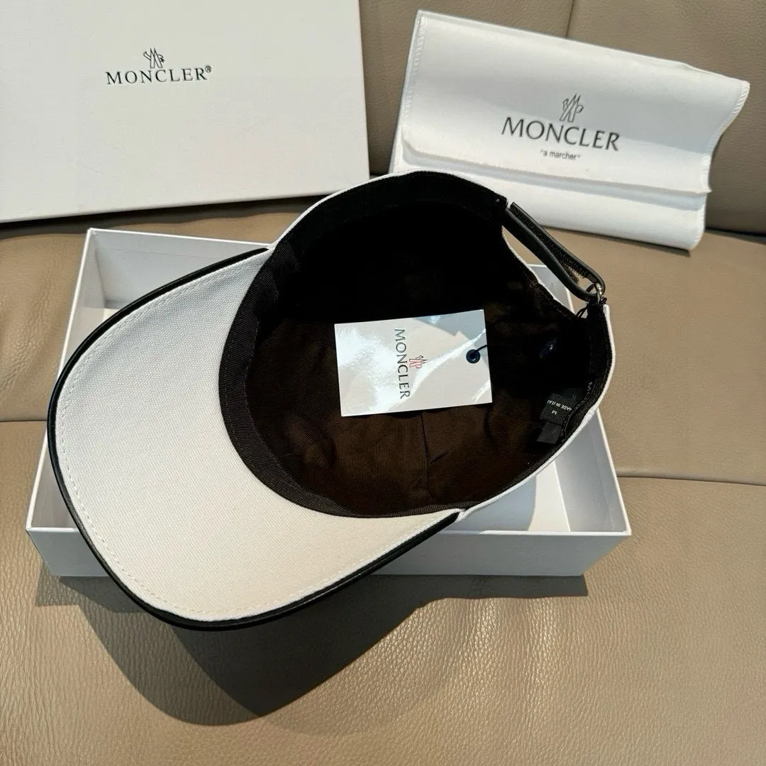 p90., Moncler's new original baseball cap, 1:1 mold opening at the counter, new three-dimensional embroidery, original canvas + first-layer cowhide, pure cotton lining, light and breathable! The quality is great, the basic head circumference is 56cm, and the patch is adjustable.