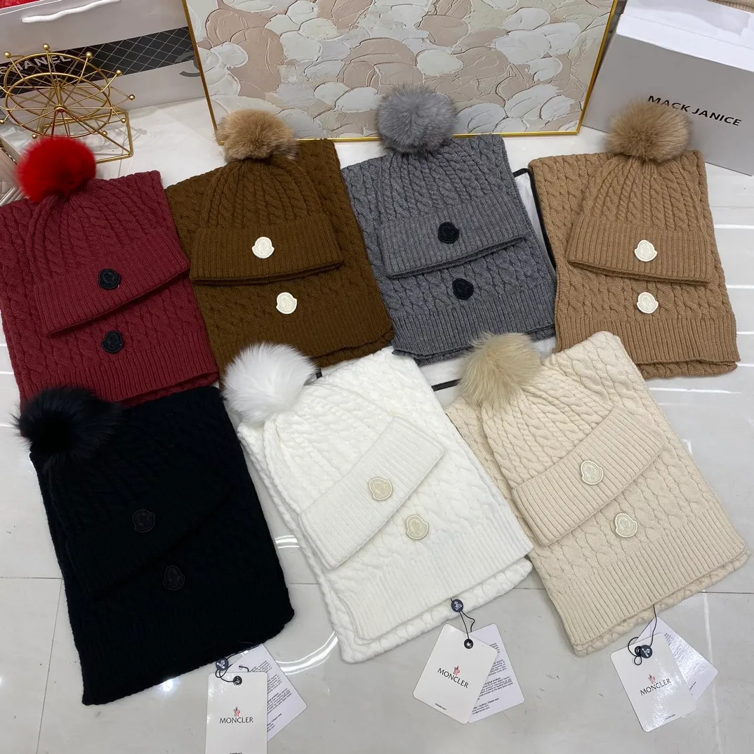 Moncler Mouth Covered Twist Cashmere Knitted Hat (Fox Fur Ball) + Scarf🧣