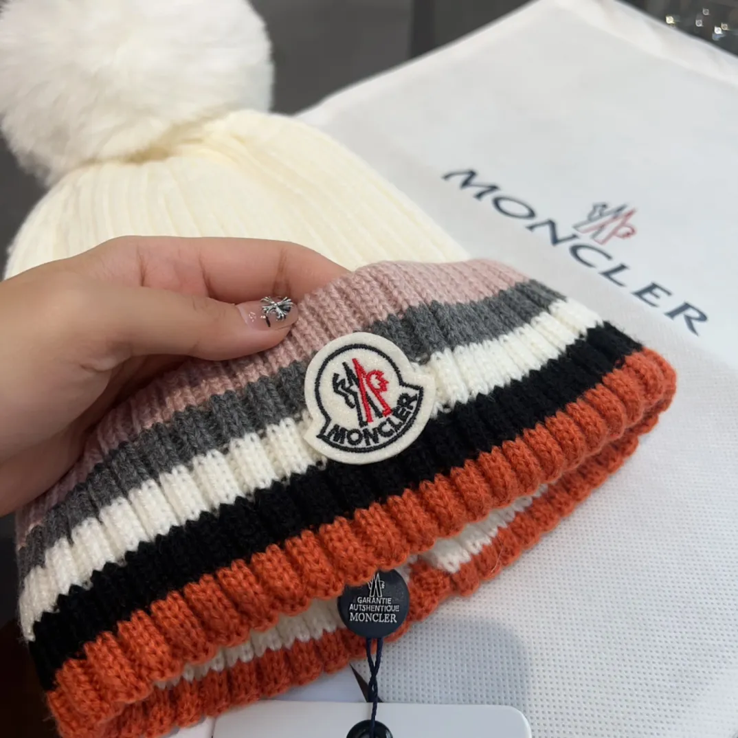 P70 moncler ▪️▫️Winter new style wool knitted wool three-color fur ball hat women's hat ski hat European and American fashion style
