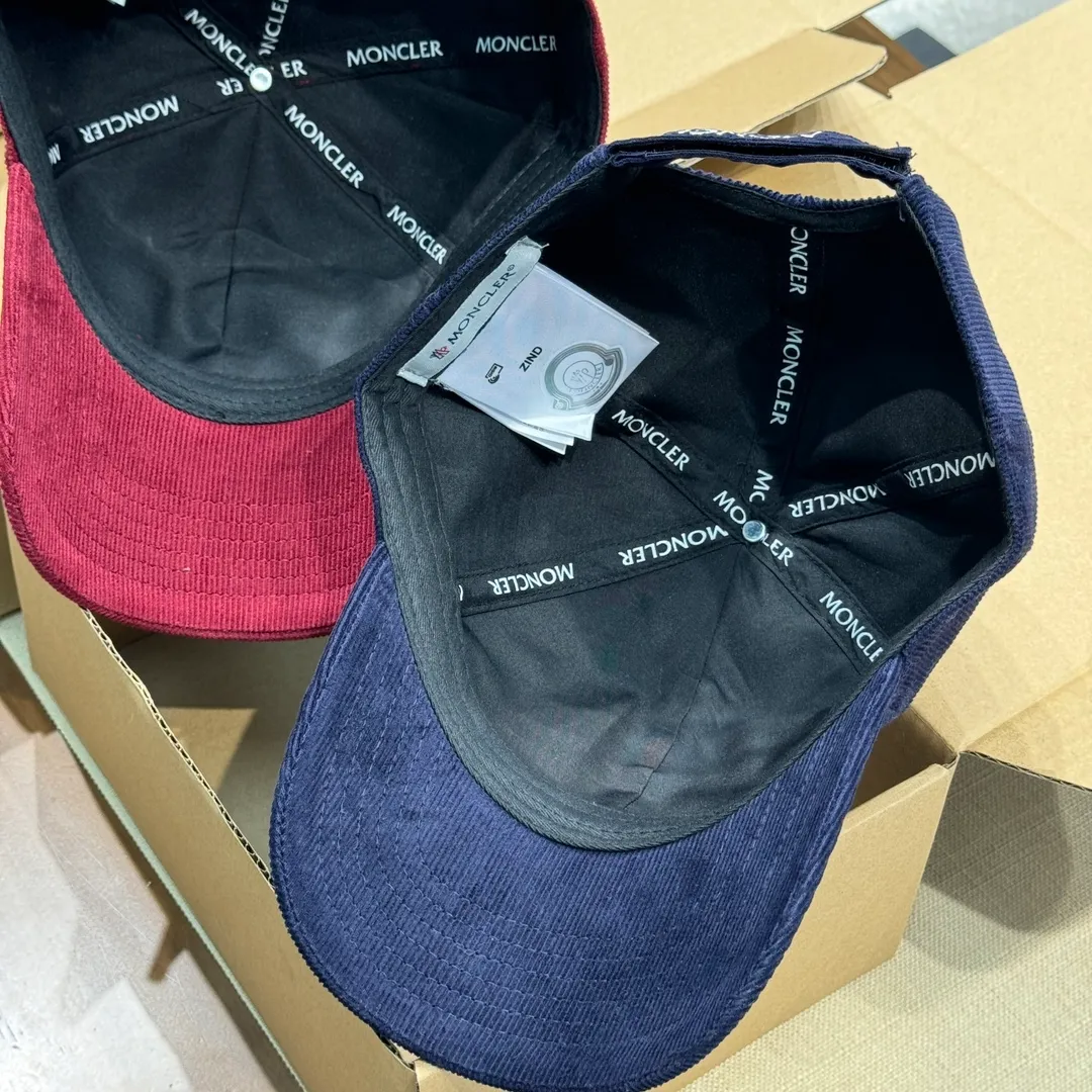 Moncler's new autumn and winter corduroy baseball cap, full of texture. This year's corduroy hat is really yyds ~
