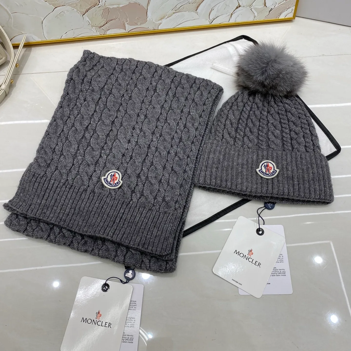Moncler two-piece set cashmere knitted hat with fox fur ball + scarf🧣