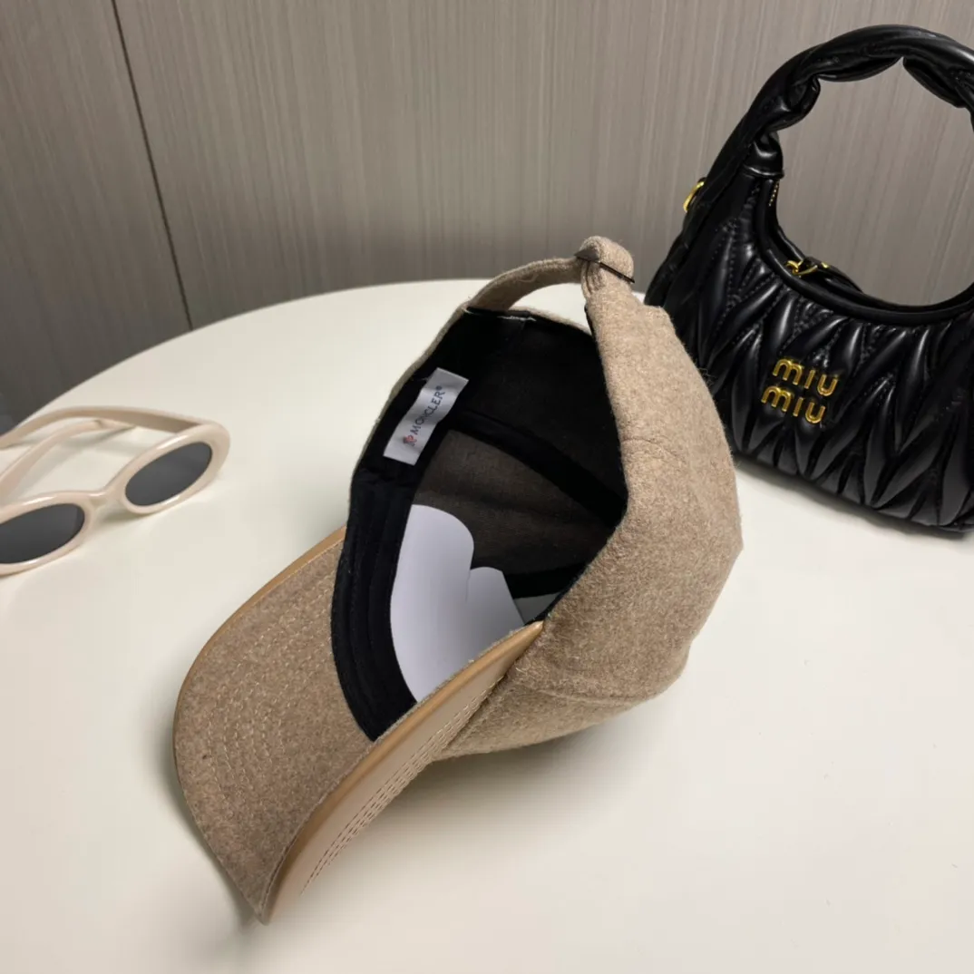 P66 MONCLER new wool baseball cap for autumn and winter, suitable for young and fashionable people, with strong visual effect, three-dimensional letters, good-looking and high-quality!