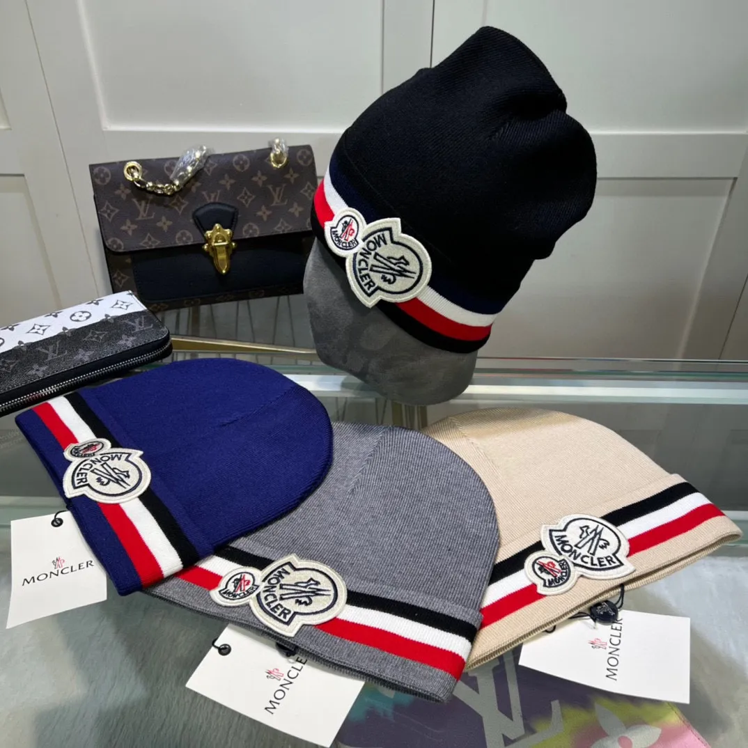 P50 comes with dust bag 🌺【MONCLER】Official website classic model, pay attention to the quality, the only one in the market that pays attention to quality details, 70% wool, 30% rabbit fur knitted hat! The same style for men and women, thicker and warmer, fashionable and popular 🌸First-class quality, the best brand for warmth in autumn and winter, order now, limited edition