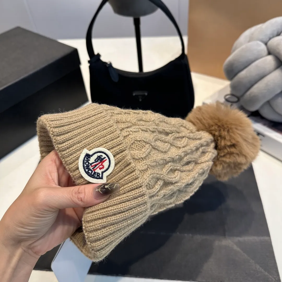 P60 MONCLER 25 autumn new product wool ball ear protection knitted toe wool hat cold hat sweet