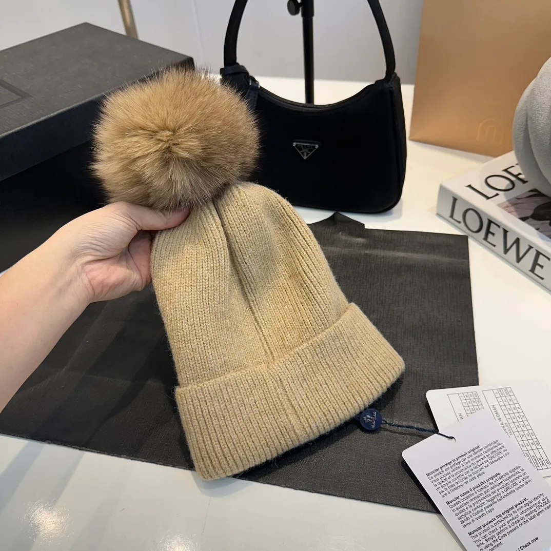 P70 MONCLER2024 new knitted wool ear protection warm hat, order now