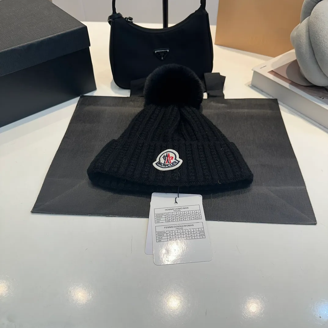 P70 moncler European and American style 2024 autumn and winter new warm wool hat for men and women, universal version wool hat cold hat