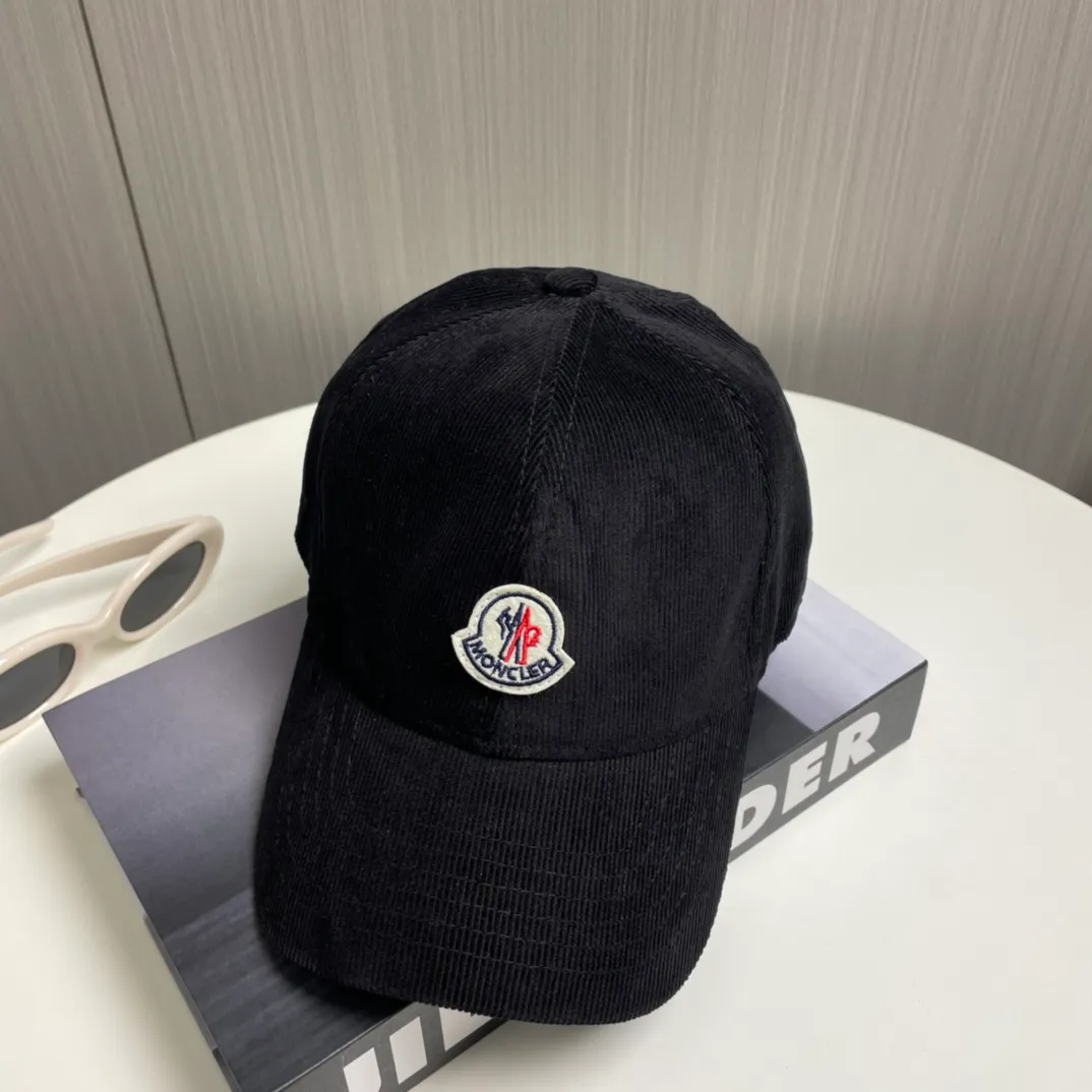 P70 Moncler Mouth Mouth New Autumn and Winter Corduroy Baseball Cap, full of texture. This year’s corduroy hat is really yyds ~