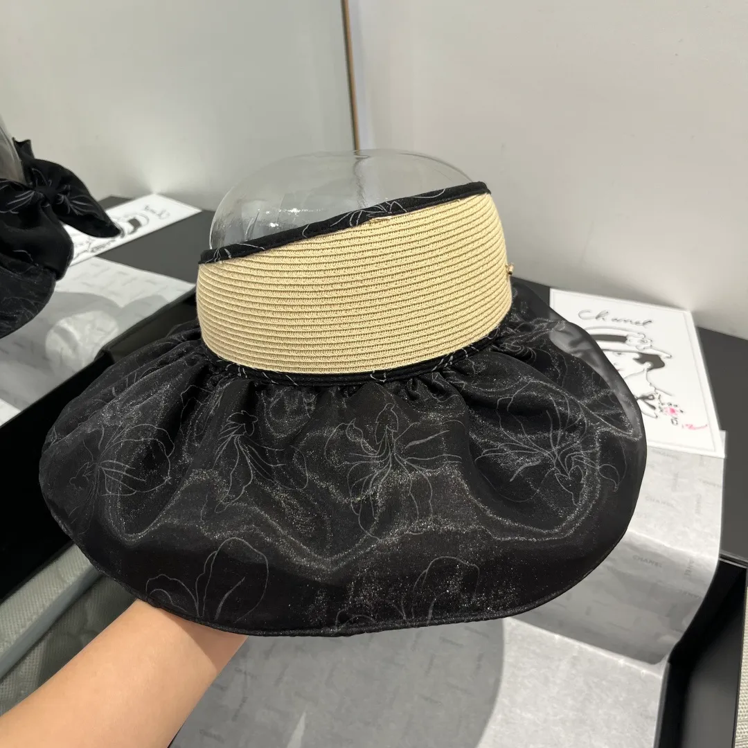 💰120¥ Valentino hollow top sun hat, head circumference 57cm