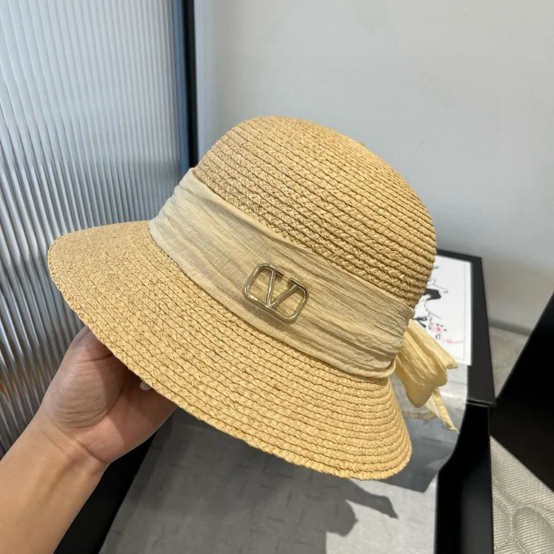 💰160¥ Valentino raffia hat, perfect for a lady, head circumference 57cm