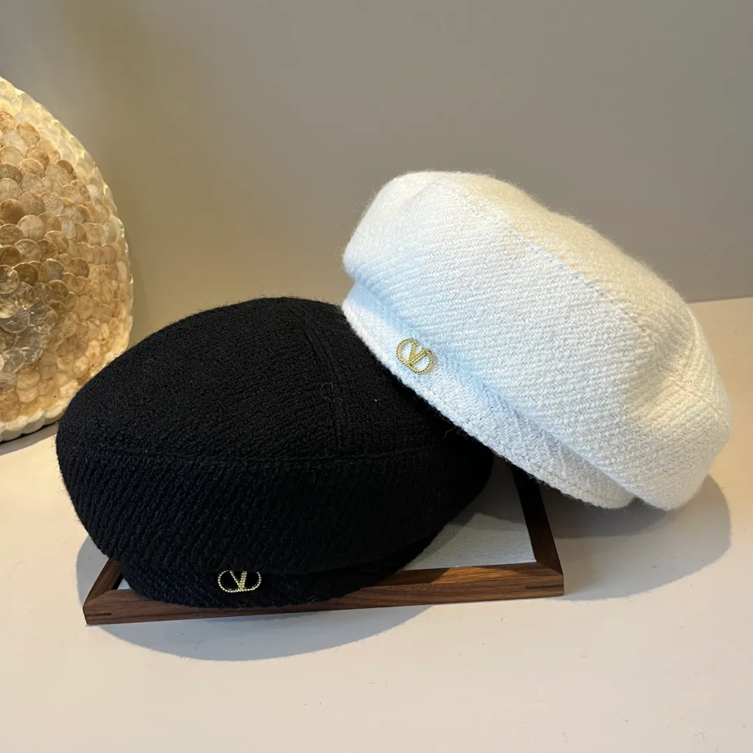💰110¥ Valentino new beret head circumference 57cm