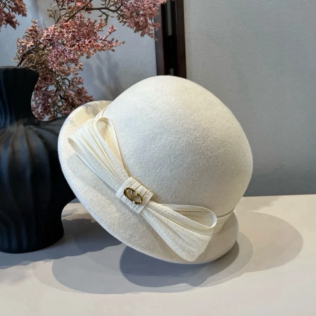 💰230¥ White Valentino new autumn and winter wool basin hat, 100% wool fabric%, head circumference 57cm