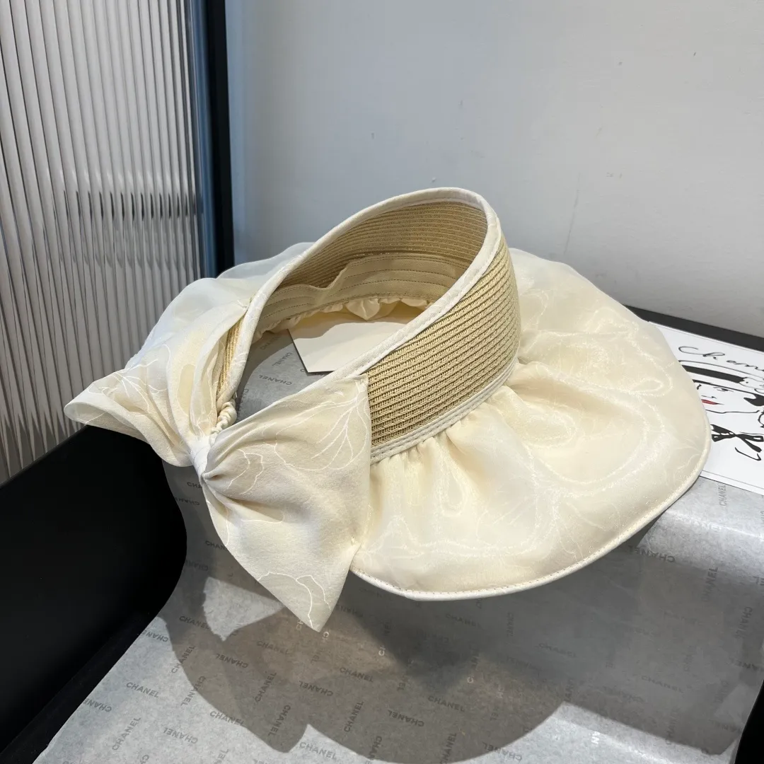 💰120¥ Valentino hollow top sun hat, head circumference 57cm