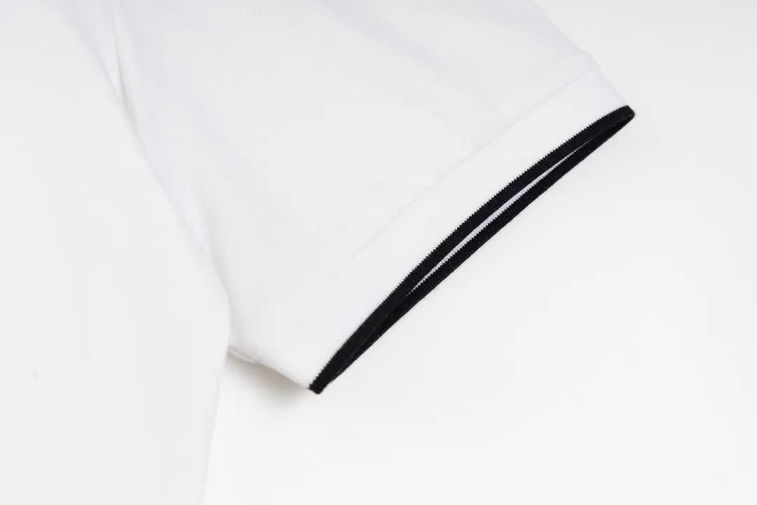 P180 AMIRI/Amiri, the American fashion brand's 2025 spring and summer Polo shirt, the same style is sold at the counter, customized fabrics, excellent texture, contrasting color splicing, ready-made clothes with stylish drapes, comfortable to wear and skin-friendly, heavy workmanship to create the original logo, complete three labels, excellent upper body effect, original purchase, a must-have for men's wardrobe. Color: White Size: M-3XL