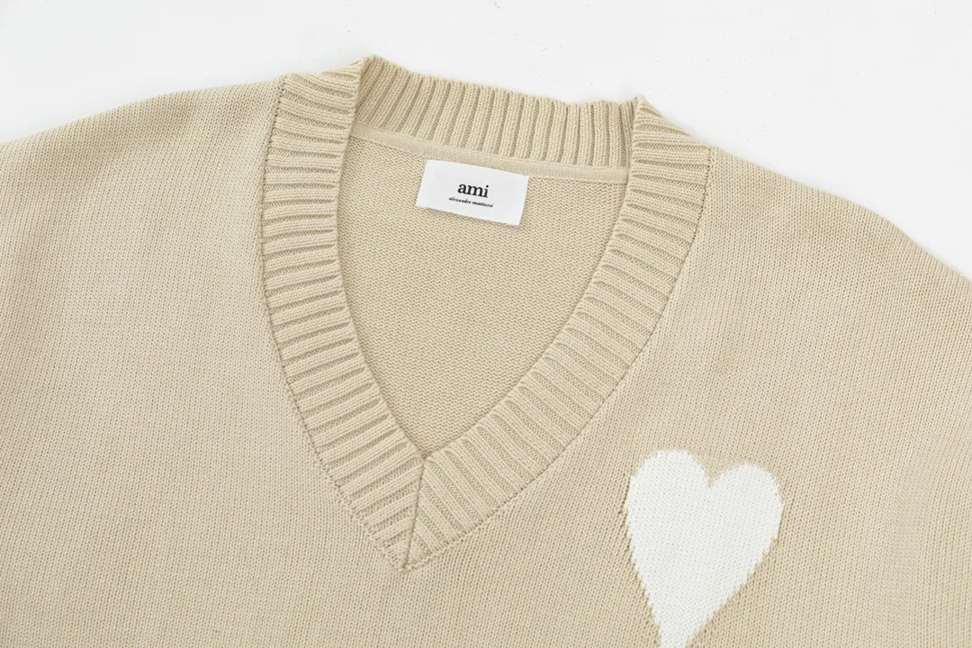 CYA38# 2022 spring and summer new Ami de Coeur macaron love jacquard v-neck sweater, same style for men and women. Color: black, white, light pink, light green, apricot. Size: S-XL