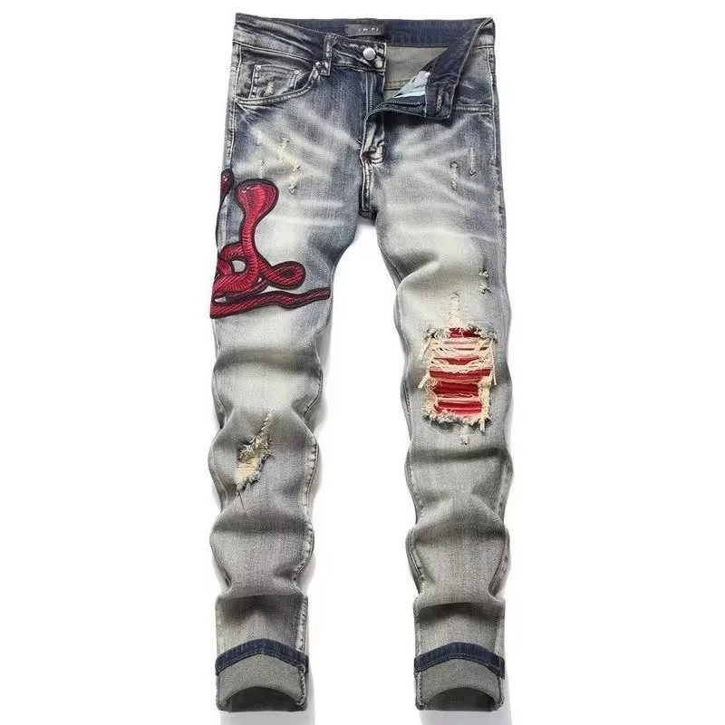 P168 💰 AMIRI patch embroidery jeans trousers AMIRI high street basic ripped tight elastic jeans trousers amiri brand jeans break the production process and cutting of the original jeans, the fabrics are softer and more comfortable Hand-sewn collar label Customized logo buttons Genuine leather tag Color: Picture color Size: 30-32-34-36