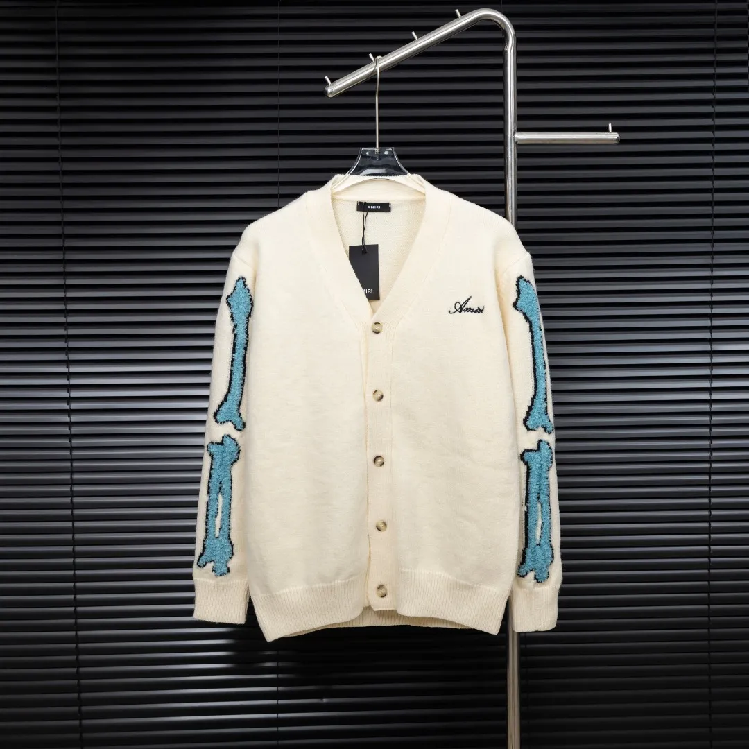 P360 Style: AMIRI Emile bone splicing long-sleeved knitted cardigan jacket Size: S-XXL Fabric: Wool blend Accessories: Full set of customized original accessories No gender distinction, same style for men and women